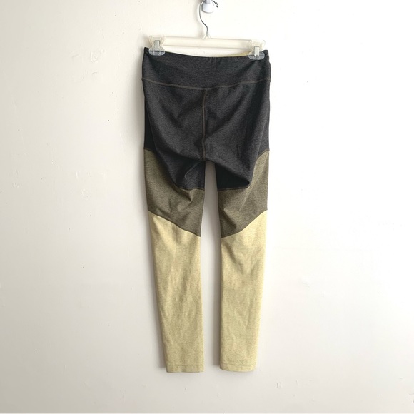 Outdoor Voices 7/8 Warmup Leggings Tritone Green Yellow - Picture 5 of 6